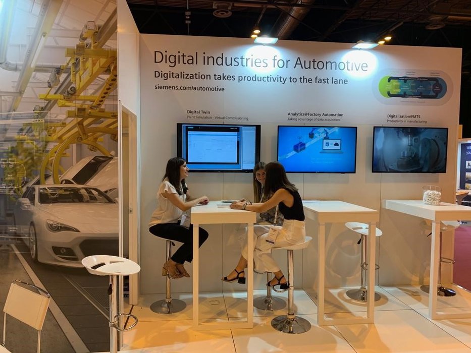 Siemens lleva la digitalización a la industria del automóvil en Automotive Manufacturing Meetings